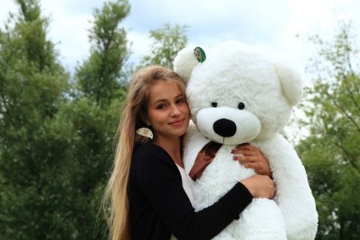 Teddy bear is a great gift for your Russian girlfriend