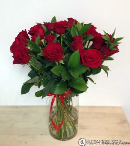 Заказать букет из красных роз в Нью-Йорк