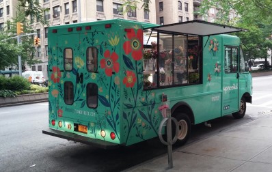 Цветочный грузовик в Нью-Йорке