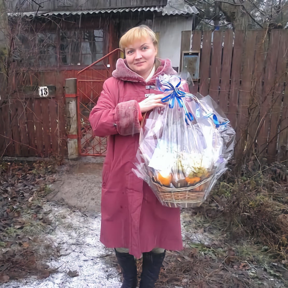 We deliver flowers and gifts to the door in Russia